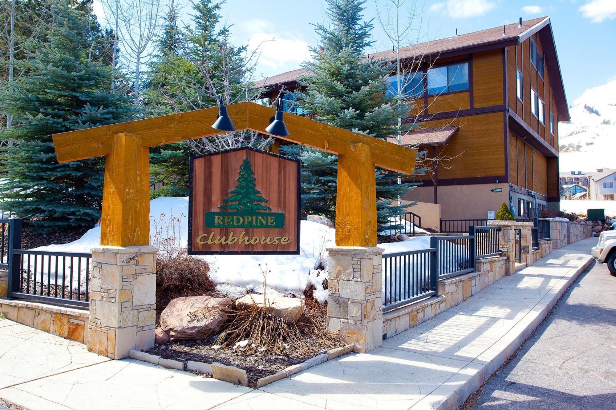 Вилла Red Pine Парк-Сити Номер фото